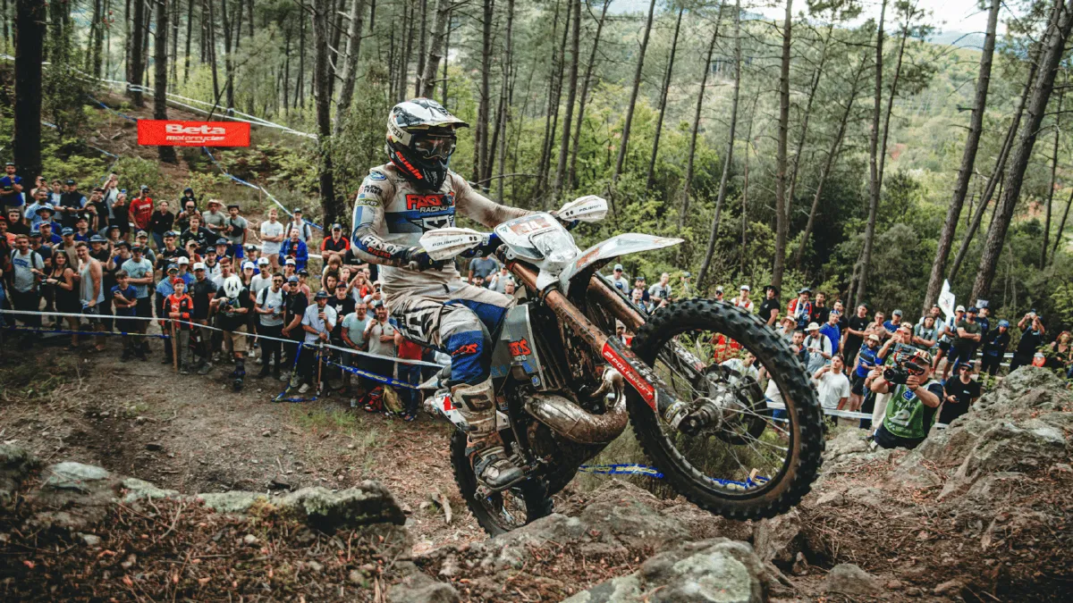 Mario Román impresionează la ultima ediție 24MX AlesTrem HillClimb și urcă pe podium după o revenire spectaculoasă
