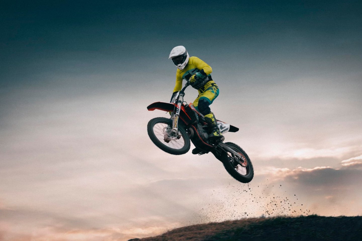 Ce echipamente de MX sau enduro sunt cele mai durabile și confortabile? 12 modele perfecte pentru iubitorii de motocross din 2026