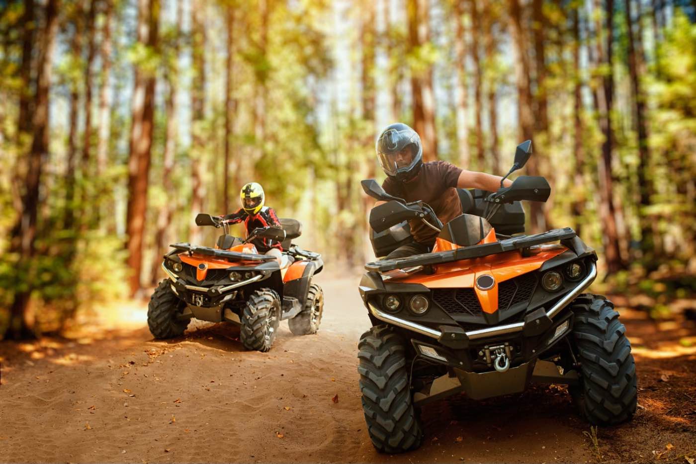 Cum se conduce un ATV: ghid complet pentru începători și nu numai