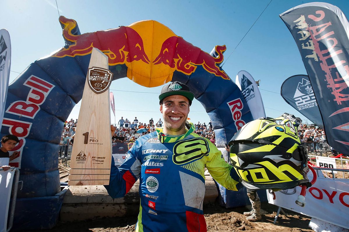 Mario Román pe Husqvarna: parteneriat Nordicamoto și Plews Tyres în hard enduro 2026