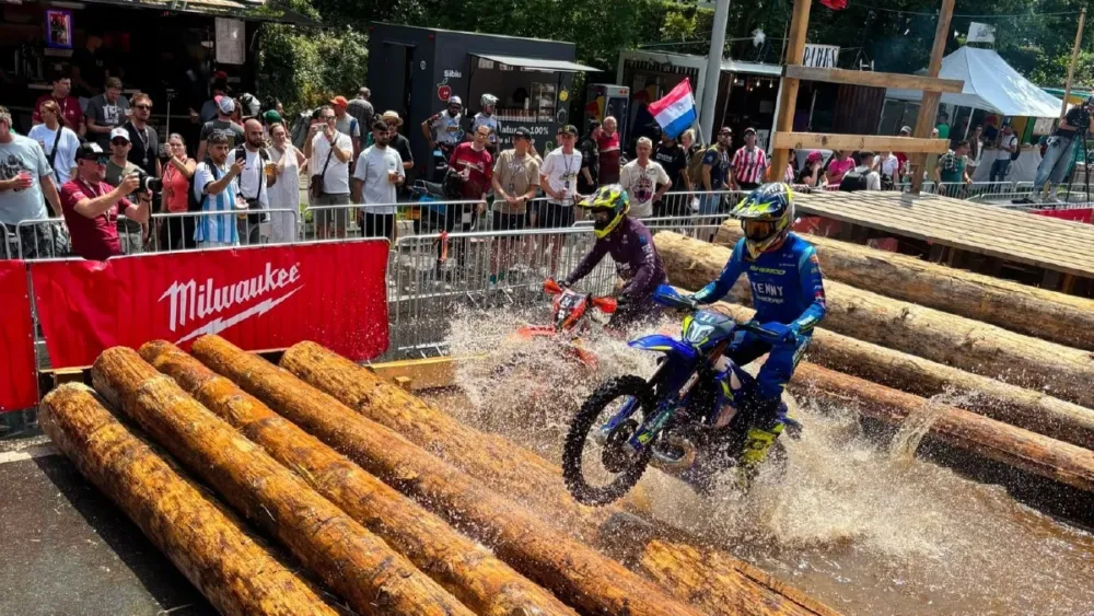 Teodor Kabakchiev și Mario Roman fac spectacol la Prologul Red Bull Romaniacs 2026