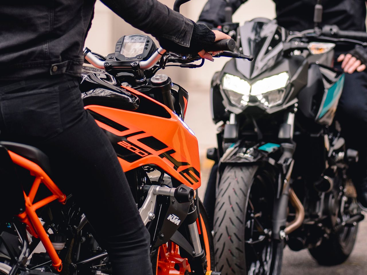Ulei moto: cum îl alegi, schimbi și verifici fără să grăbești uzura motocicletei,1 - NordicaMoto