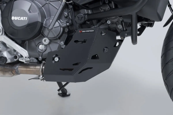 Engine Guard Black -1