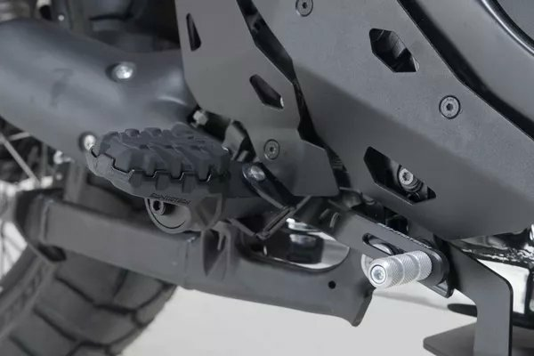 Evo Footrest Kit Black -4