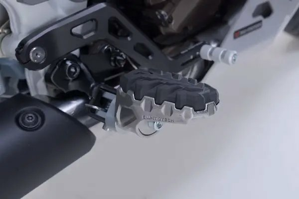 Evo Footrest Kit -8