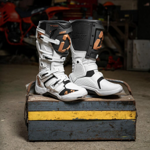 Cizme Leatt 4.5 White/Black/Gold-7