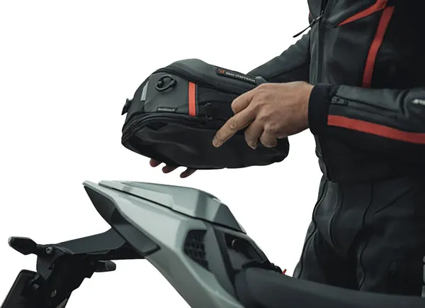 Pro Tail Bag Black-1