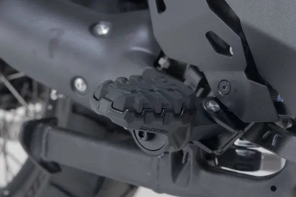 Evo Footrest Kit Black -0