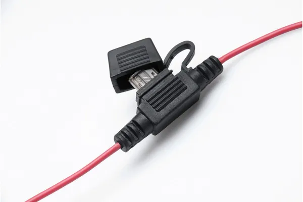 Priza pentru brichetă auto cu cablu de conectare SW-Motech EMA0010710200-1