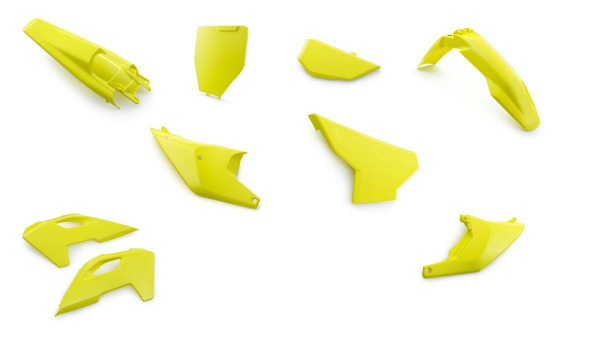 Plastic parts kit
