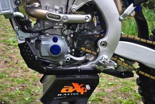 Scut Motor AXP Racing Xtrem Yamaha/Fantic 125/450 '18-'25 Negru, 3, nordicamoto.ro