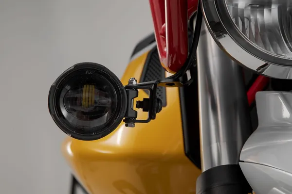 Light Mounts Black-0