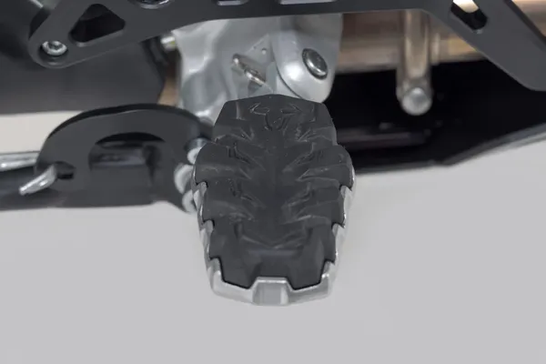 Evolution Footrest Black, Silver-692ad1b77695a0135141d63f6559ded0.webp