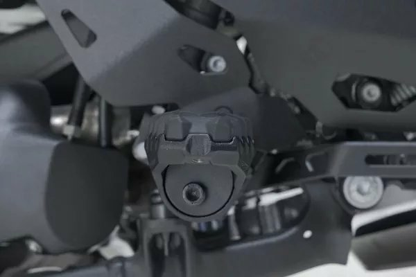 Evo Footrest Kit Black -6