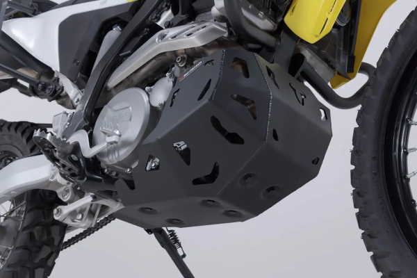 Engine Guard Black-3