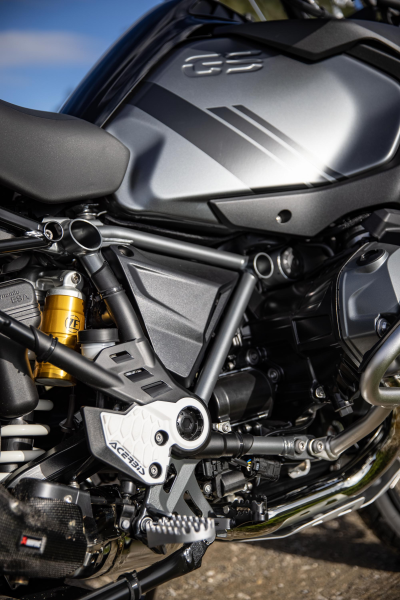Protectii Cadru Acerbis X-Grip BMW R 1200 GS/R 1250 GS 13'-24' Negru/Alb, 2, nordicamoto.ro