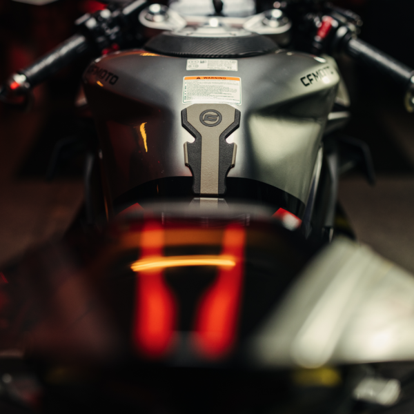 PROTECȚIE REZERVOR CFMOTO 450SR / 450SR-S – GRI, 4, nordicamoto.ro