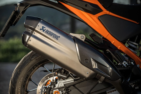 Akrapovic Slip-on Line-1