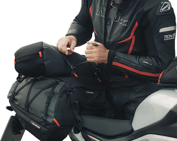 Pro Tail Bag Black-0