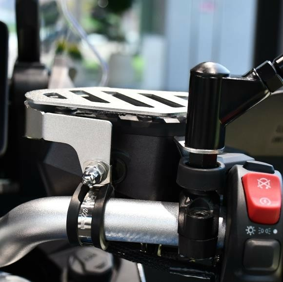 Protectie rezervor lichid de frana 800MT-3