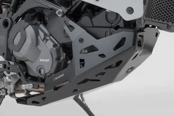 Engine Guard Black-1