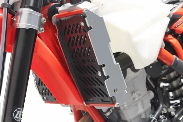 Xtrem Radiator Guards Black, Red, Silver, 6, nordicamoto.ro