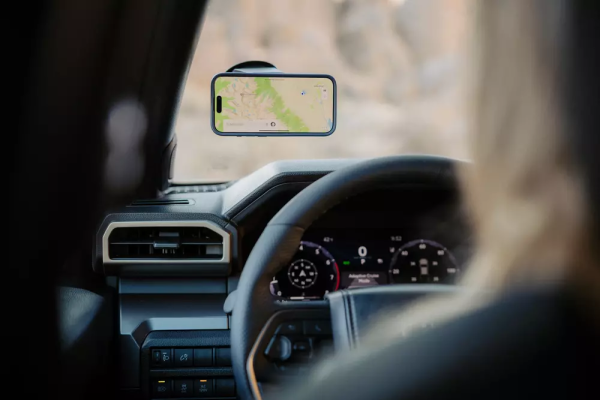 Suport Auto Telefon Quad Lock Pro pentru Parbriz sau Bord QLM-CAR-6, 2, nordicamoto.ro
