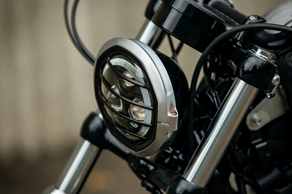 Dillinger 5-3/4(r) Headlight Trim Ring Chrome, 4, nordicamoto.ro