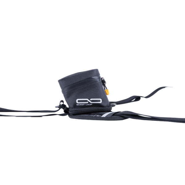 Geantă rezervor Giant Loop Buckin' Roll Tank Bag 1,5 L – Negru, 2, nordicamoto.ro