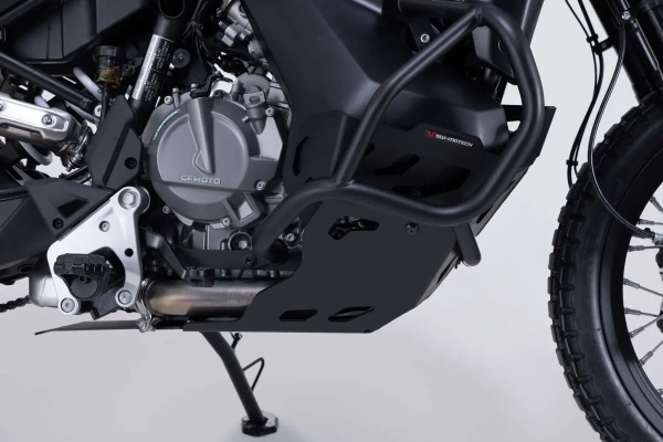 Engine Guard Black-1