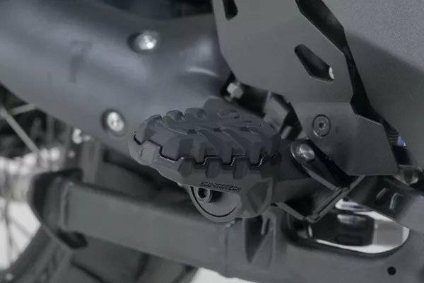 Evo Footrest Kit Black -4