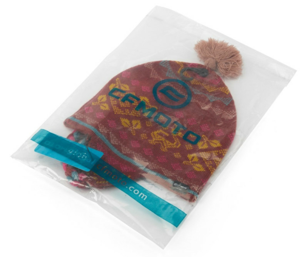 Căciulă Beanie cu Moț Roșie CFMOTO, 3, nordicamoto.ro