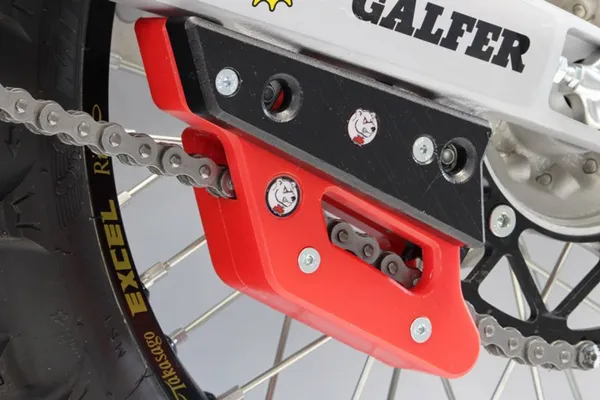 Protectie Ghidaj Lant AXP Racing GasGas/Husqvarna/KTM/Sherco Negru, 3, nordicamoto.ro