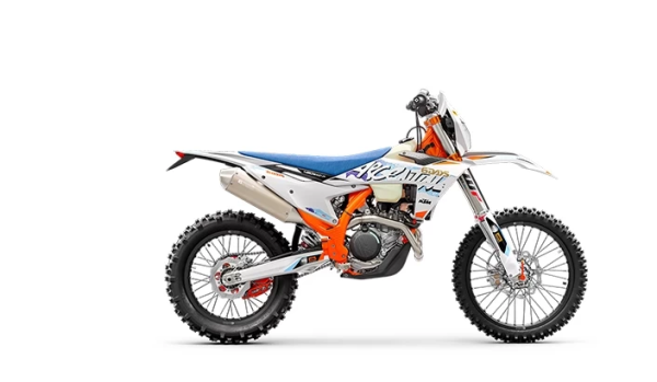 Motocicleta KTM 500 EXC-F SIX DAYS '24-b85199a5764f89871d303ba2c555915c.webp