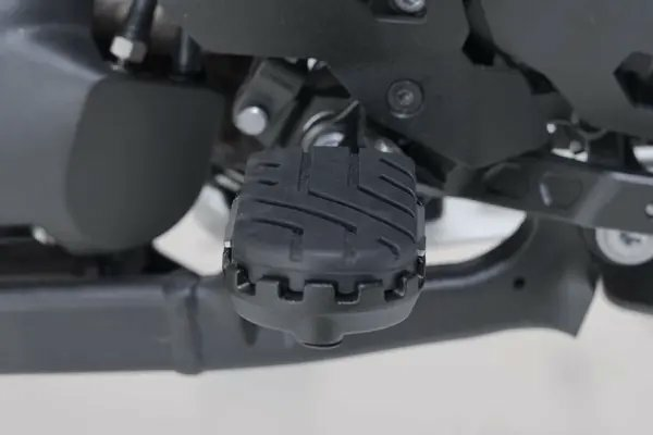 Evo Footrest Kit Black -2