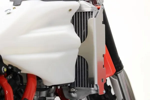 Xtrem Radiator Guards Black, Red, Silver, 5, nordicamoto.ro