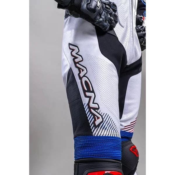Combinezon de piele race 1 piesa MACNA ARMADYL 48 Alb/Rosu/Albastru, 10, nordicamoto.ro