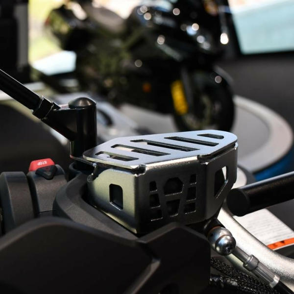 Protectie rezervor lichid de frana 800MT-4