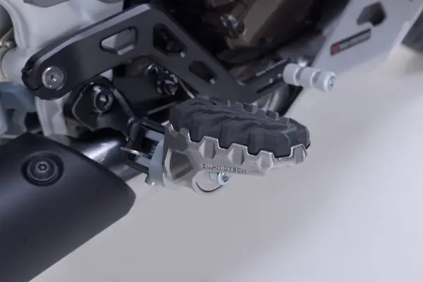 Evo Footrest Kit -2