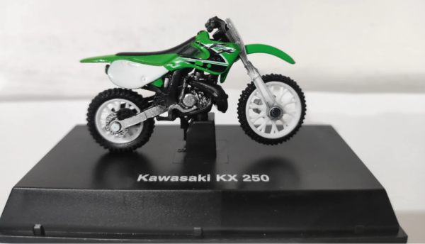 Macheta Kawasaki KX 250 1:32