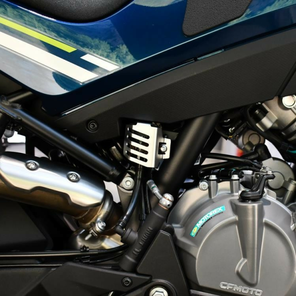 PROTECȚIE REZERVOR LICHID FRÂNĂ SPATE CFMOTO 800MT / 800MT-X / 1000MT-X / 800MT ES – GRI, 10, nordicamoto.ro