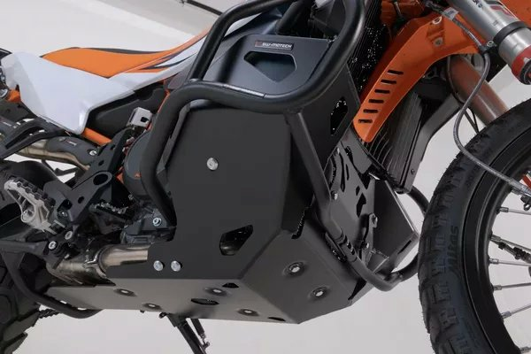 Engine Guard Black -1