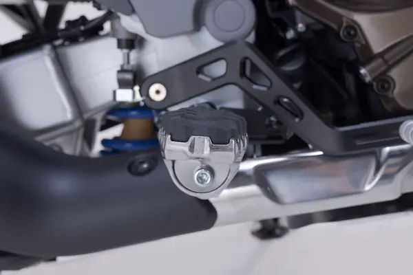 Evo Footrest Kit -1