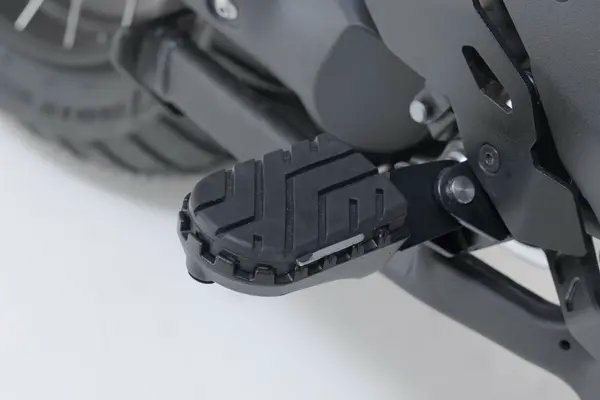 Evo Footrest Kit Black -3