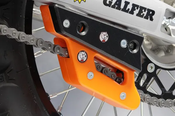 Protectie Ghidaj Lant AXP Racing GasGas/Husqvarna/KTM/Sherco Negru, 6, nordicamoto.ro