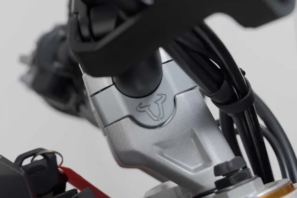 20mm Bar Riser Anodized, Silver -1