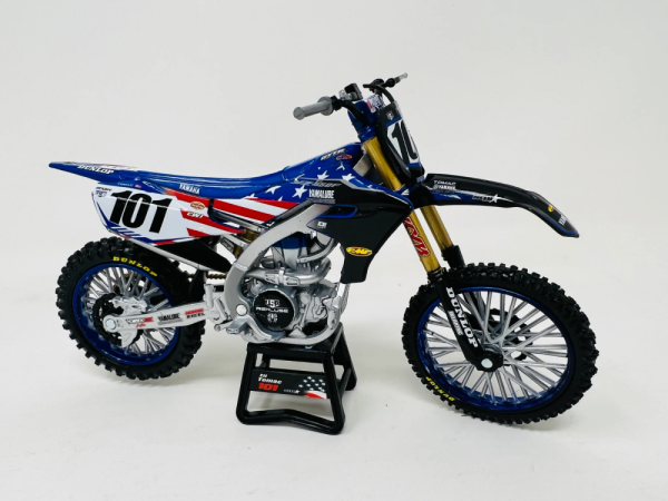 Macheta Eli Tomac Motocross of Nations 101 Yamaha YZF 450 1:12