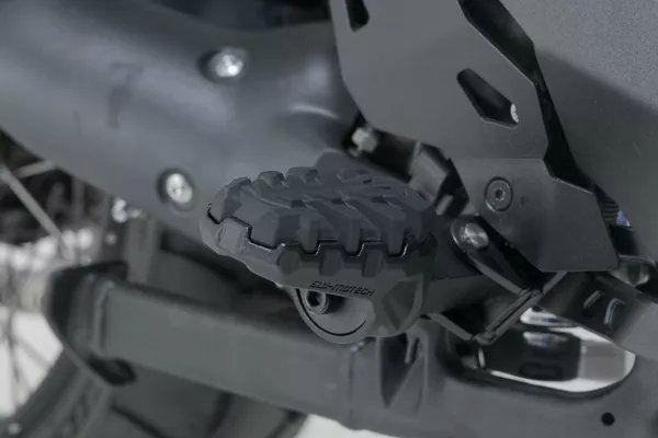 Evo Footrest Kit Black -5