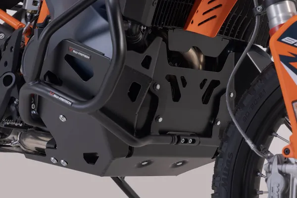 Engine Guard Black -2