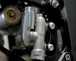 Integrated Rear Brake Reservoir Silver, 3, nordicamoto.ro